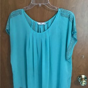 Woman’s 2 piece blouse